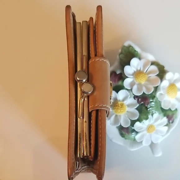 Vintage Gucci Brown Monogram Wallet - Picture 4 of 15